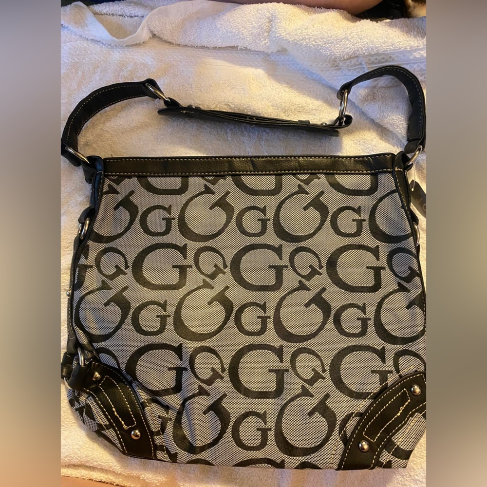 G shoulder bag